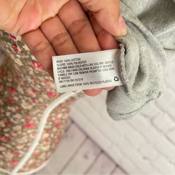 A New Day- Crew Neck w/ Sequins Detail  5️⃣✖️3️⃣0️⃣ - Picture 6 of 6